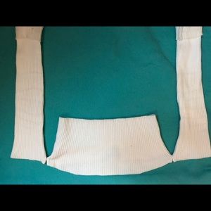 Cropped off the Shoulder long sleeve shirt